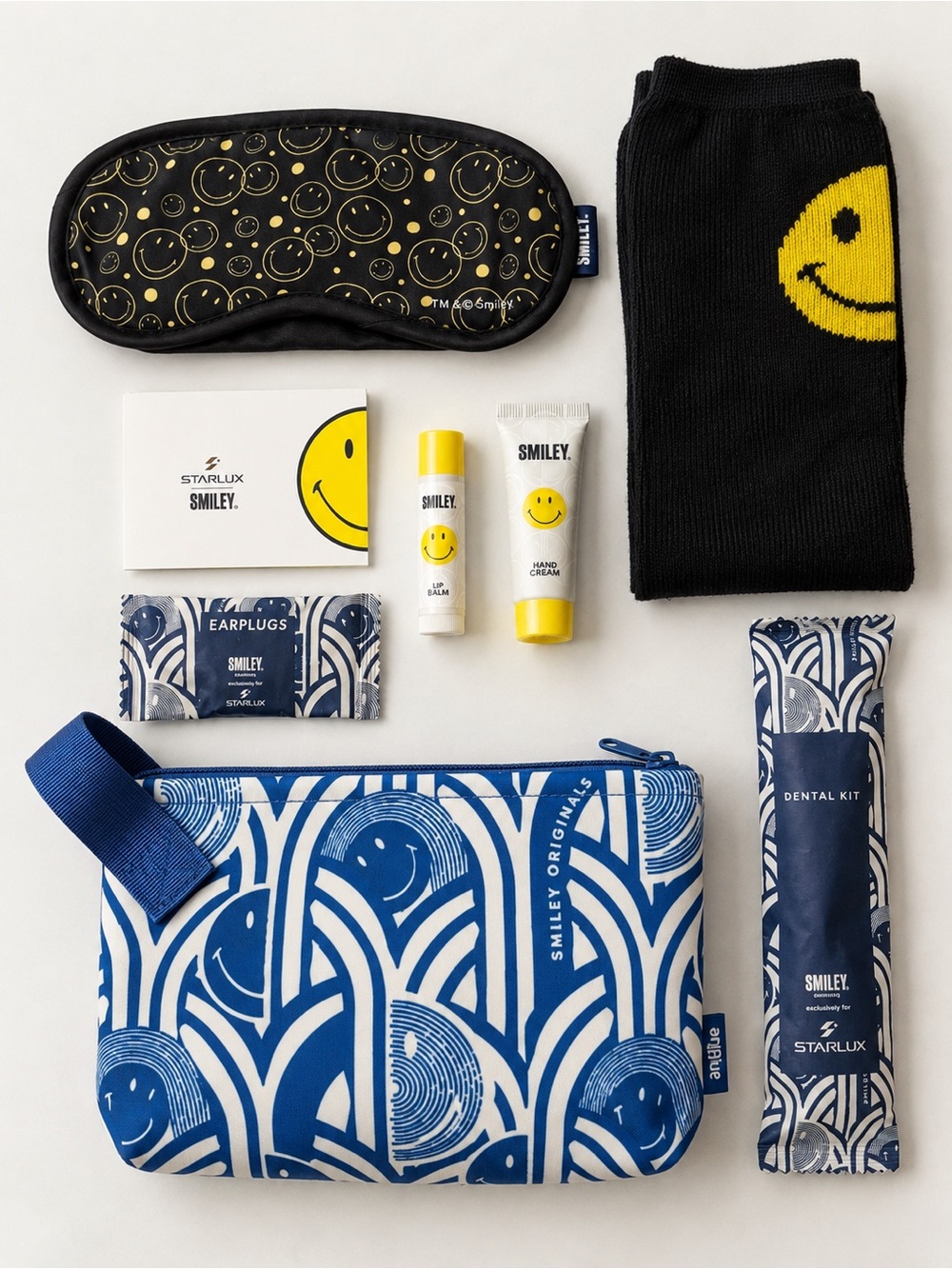 NEW STARLUX Airlines x Smiley Premium Economy Amenity Kit Vanity Pouch Sealed